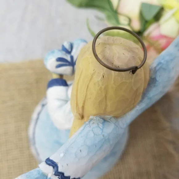 Jim Shore Angel Holding Heart (Psalms 33:11) - Picture 6 of 8